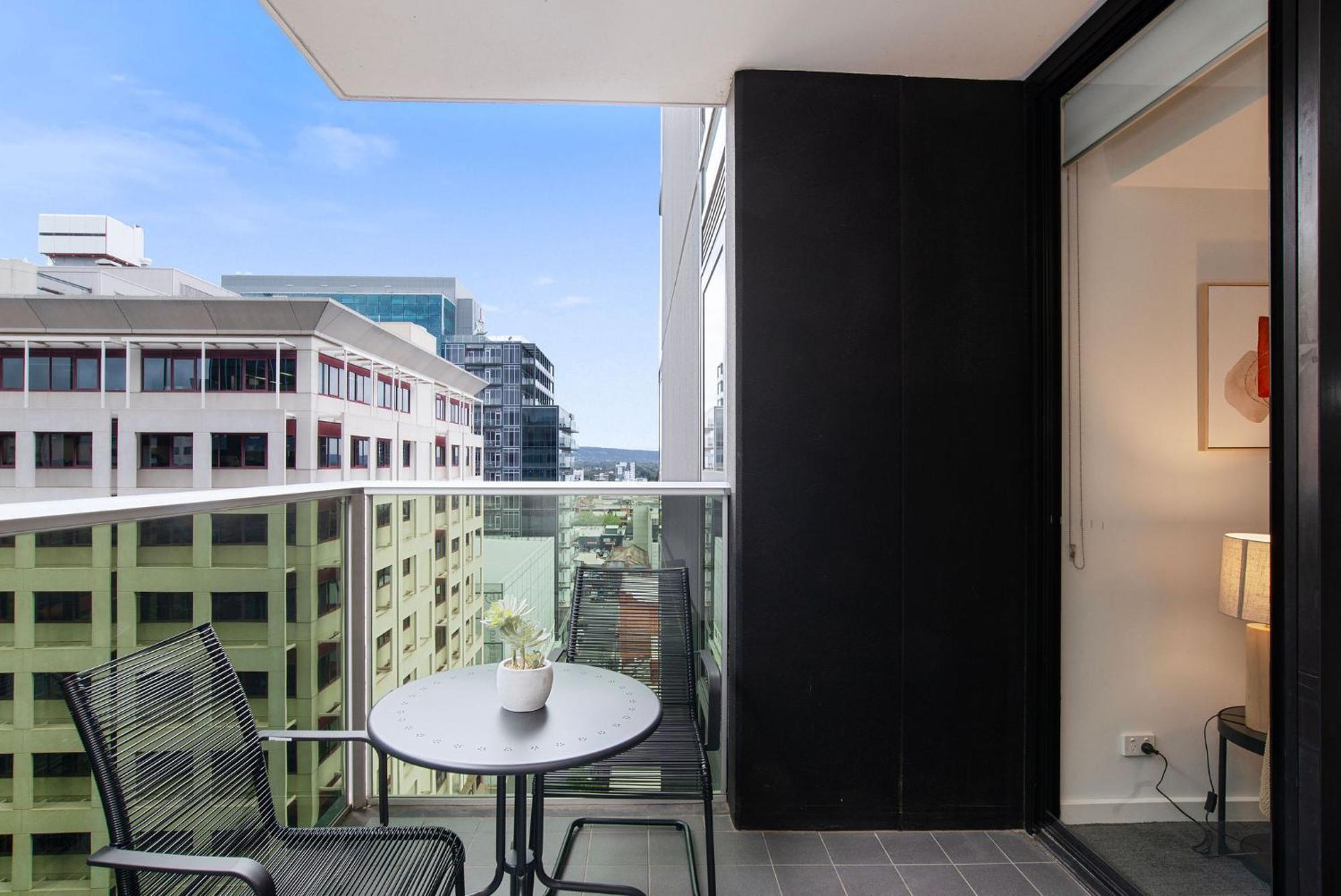 The Waymouth Executive I Workspace I Free Parking Apartment