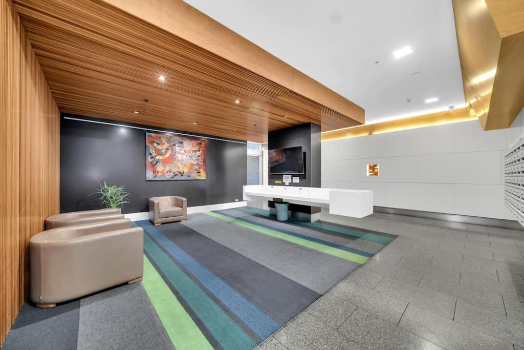 2 Bedrooms In Cbd With Balcony Adelaide