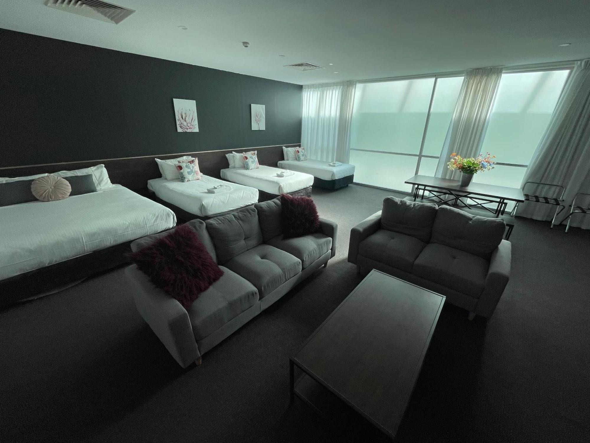 Hotel Sfera's Park & Convention Centre 4*