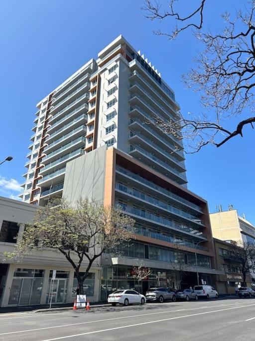 Modern One Bedroom At Morphett Street Apartamento