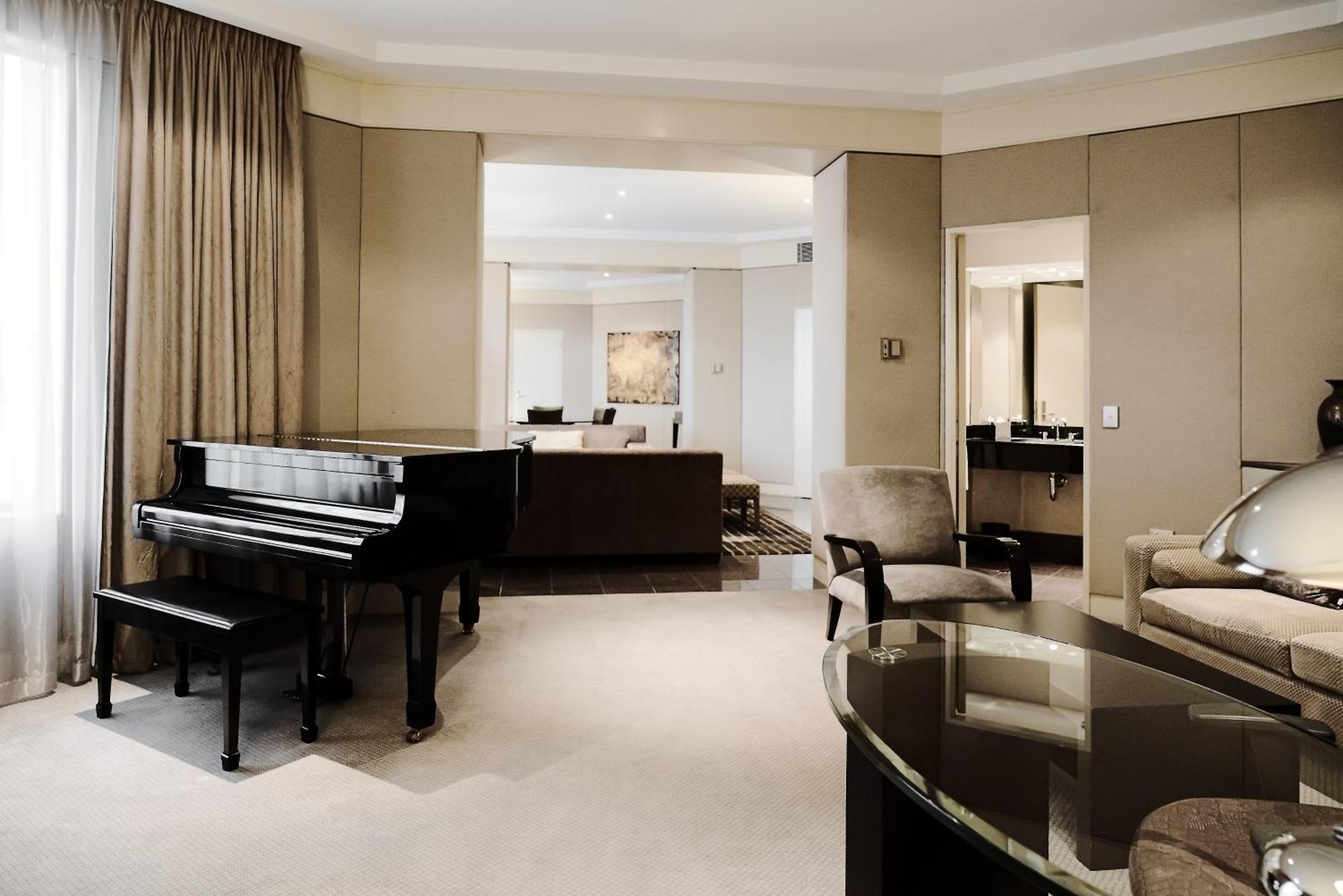Intercontinental By Ihg 5*