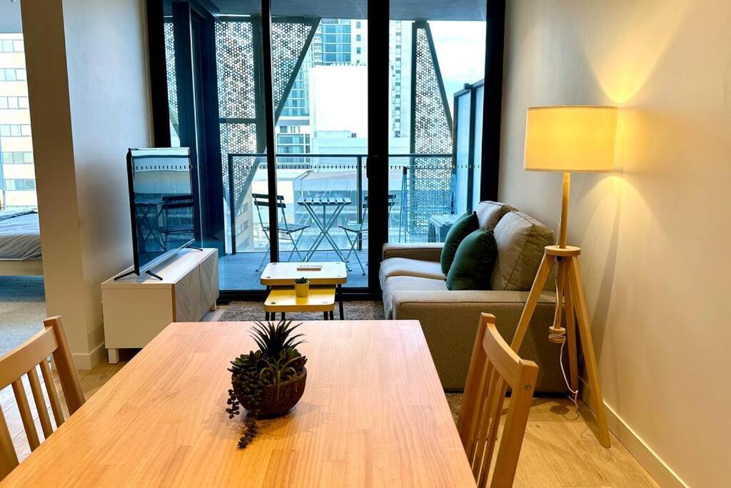 The Cedar In The Heart Of Cbd
