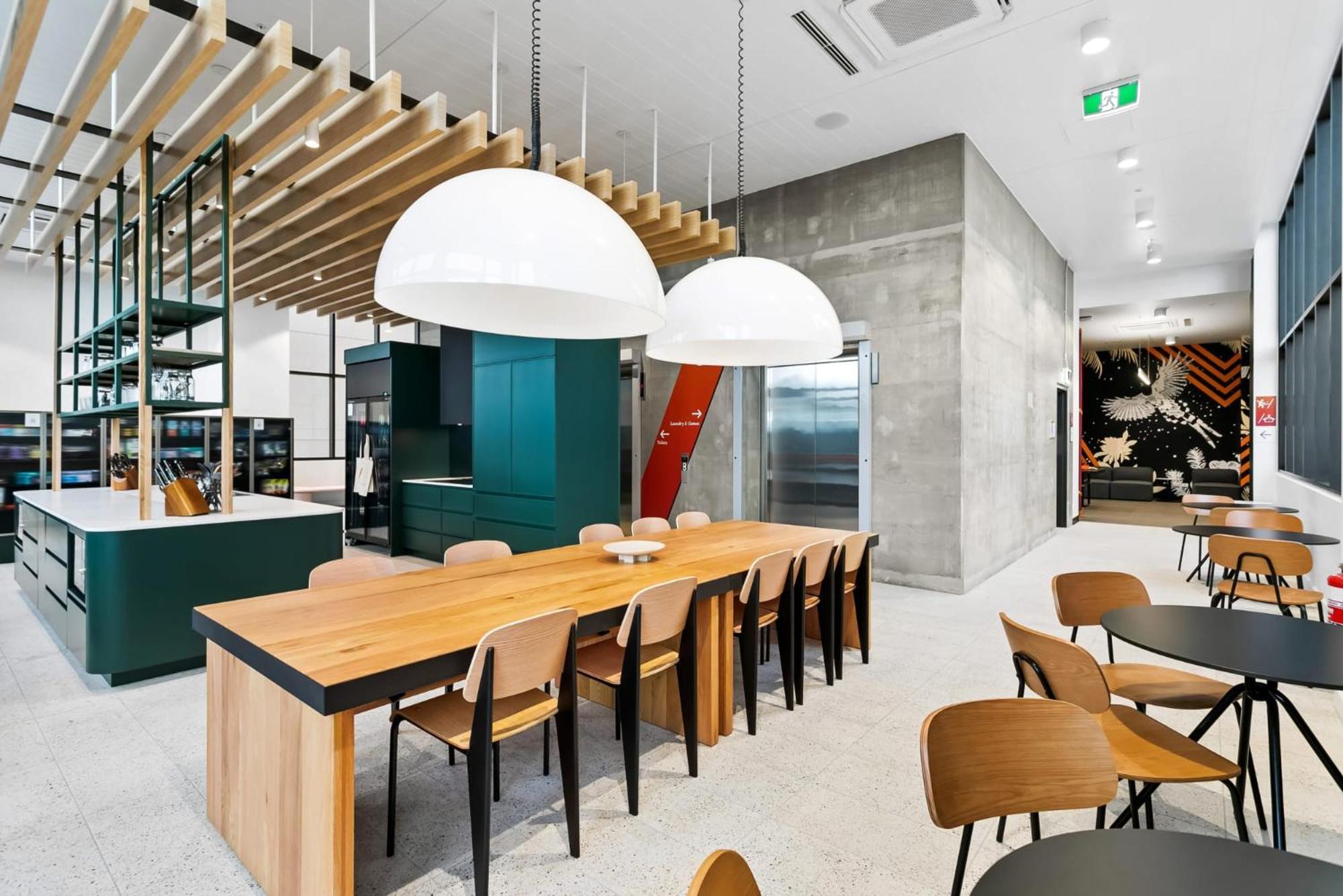 Comfy At Switch Living In The Centre Of Adelaide