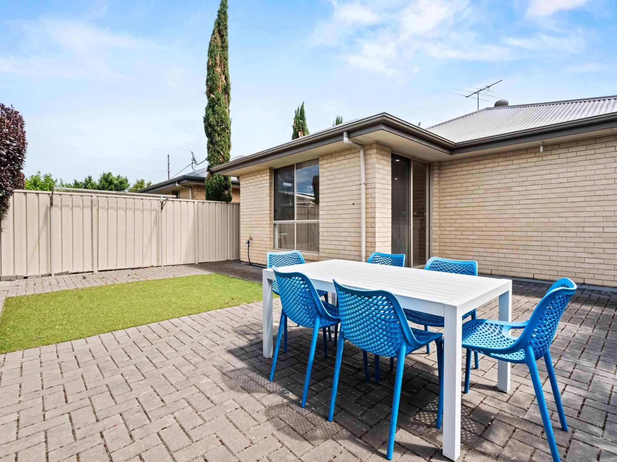 No Stairs, Big House, Garage Richmond 1 Holiday home