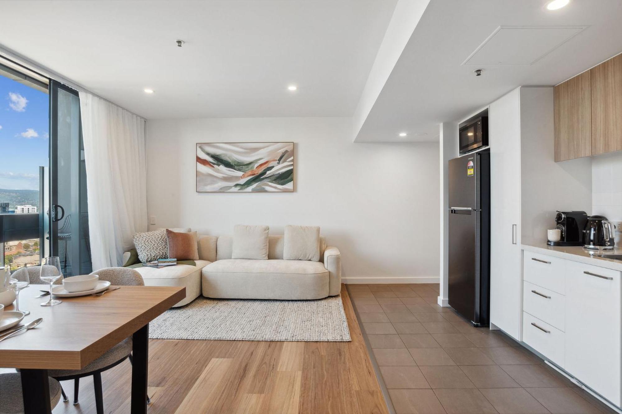 Blue Pool Escape Stunning Views Apartment
