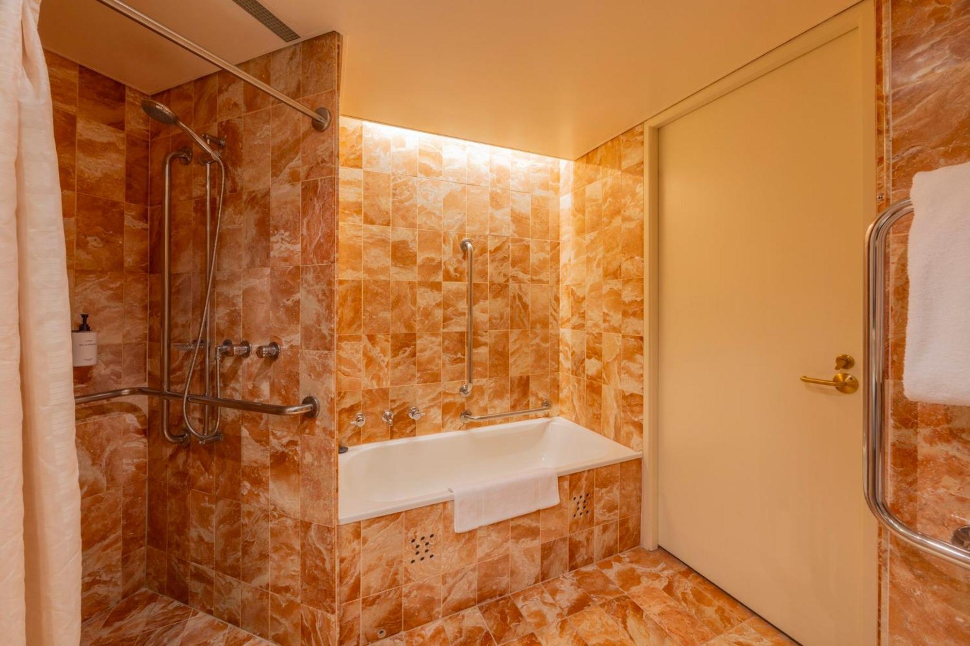 Intercontinental By Ihg Hotel Adelaide