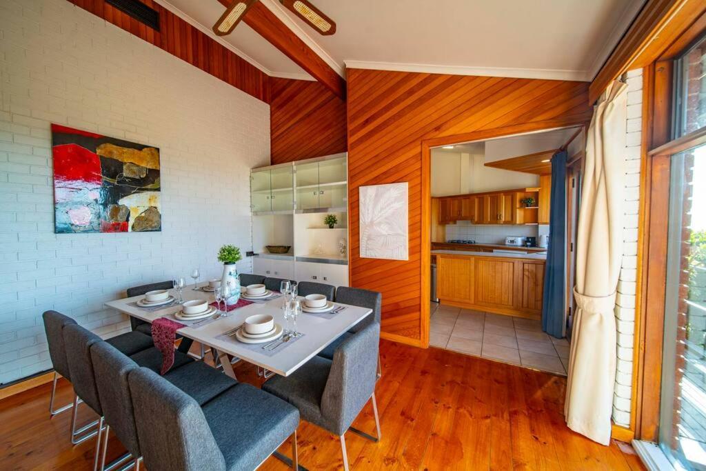 Tranquil Escape The Gerald House Near The Villa *
