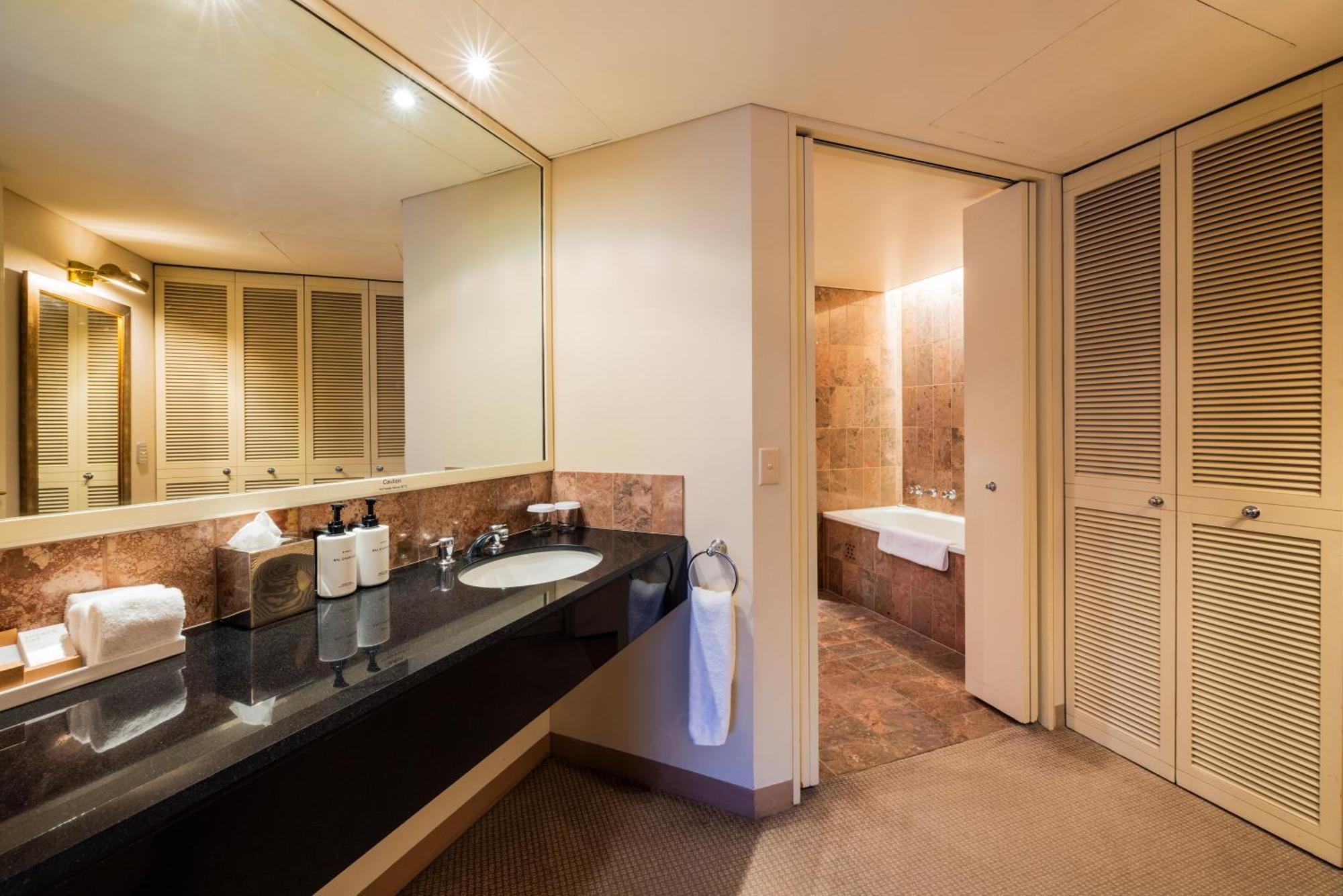 Intercontinental By Ihg Hotel 5*