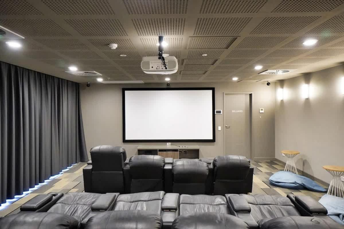 Escape @ Cbd Apartment *