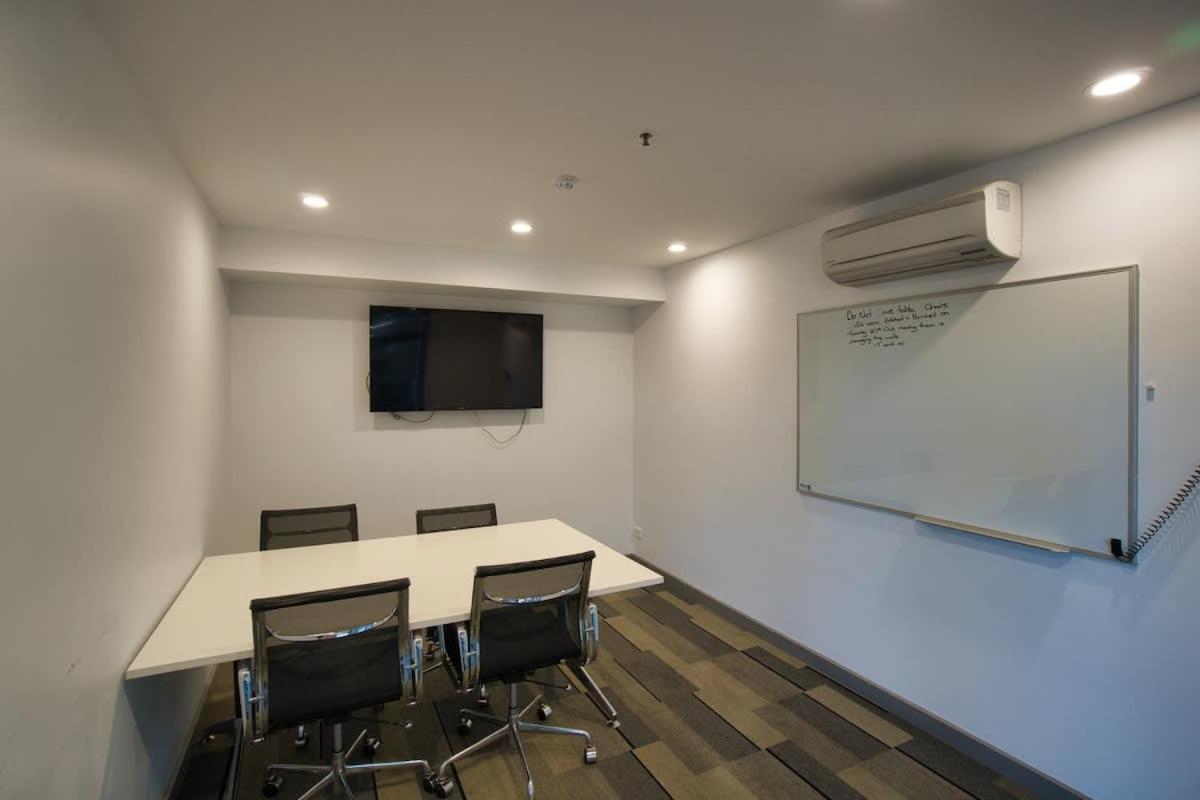 Modern 2 Bedroom - Cbd Adelaide