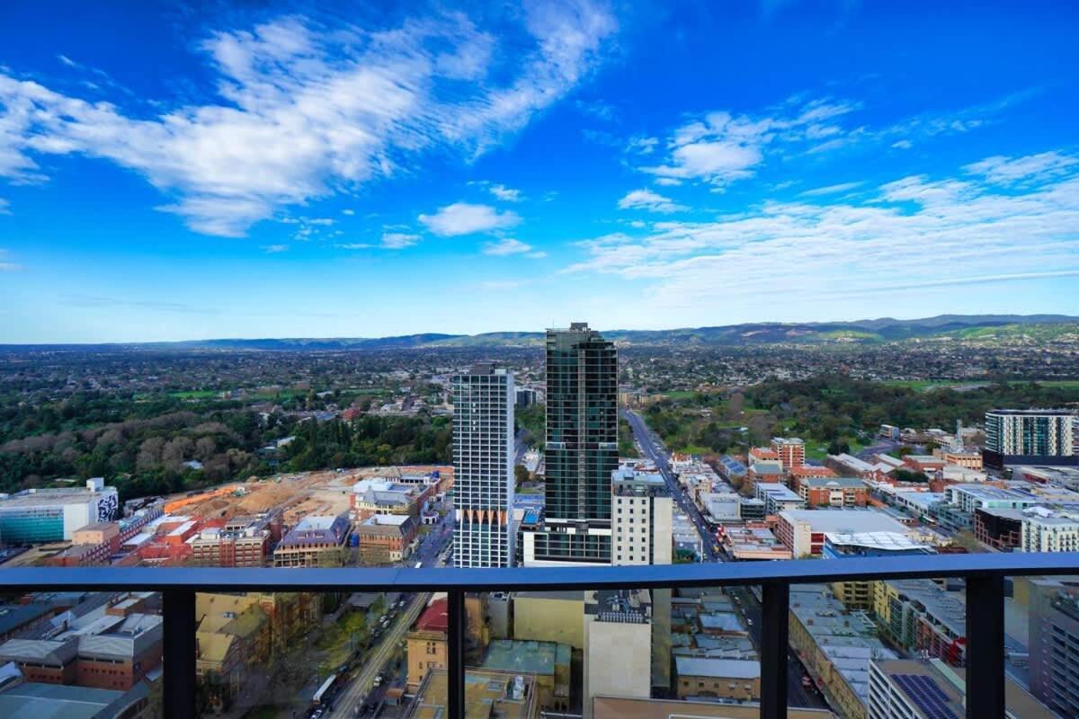 King Bed Luxury Cbd Coastal With Amazing Views, Spa, Gym, Bbq, Steam & Sauna Apartment Adelaide