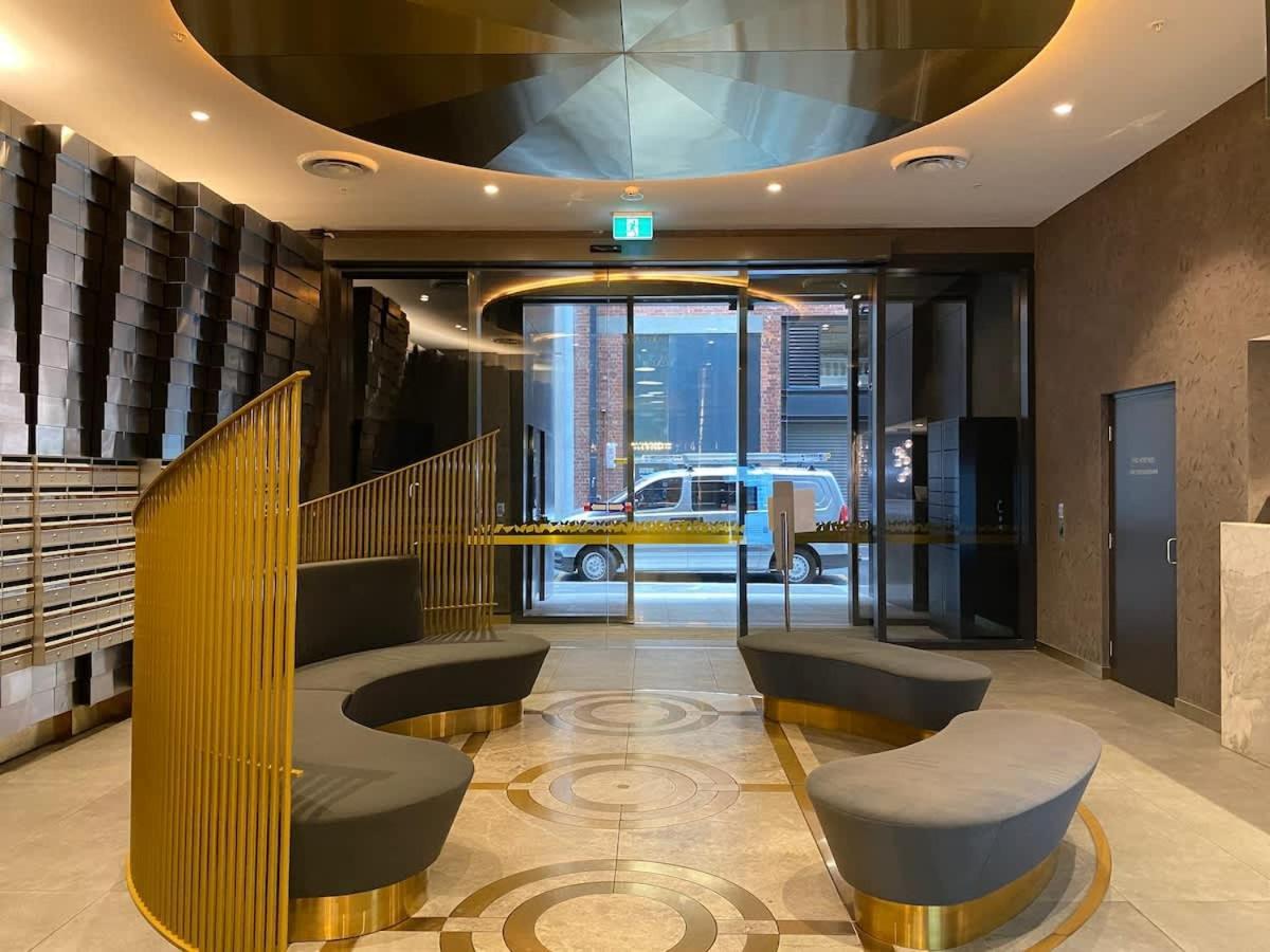 King Bed Luxury Cbd Coastal With Amazing Views, Spa, Gym, Bbq, Steam & Sauna Apartment
