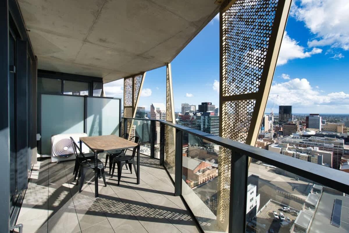 King Bed Luxury Cbd Coastal With Amazing Views, Spa, Gym, Bbq, Steam & Sauna *