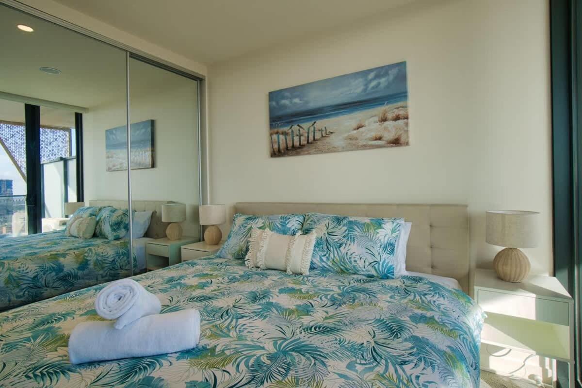 Apartment King Bed Luxury Cbd Coastal With Amazing Views, Spa, Gym, Bbq, Steam & Sauna *