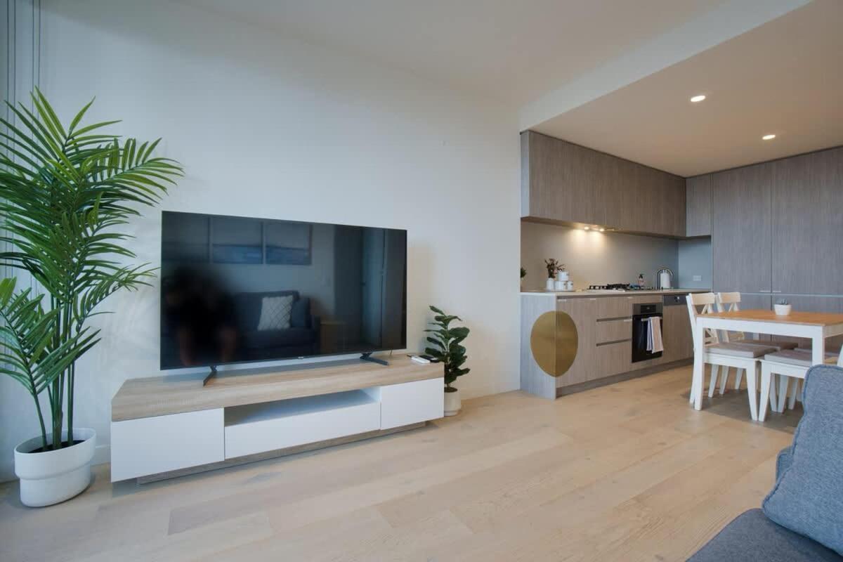 King Bed Luxury Cbd Coastal With Amazing Views, Spa, Gym, Bbq, Steam & Sauna Adelaide