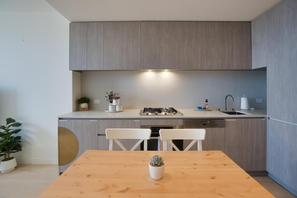 King Bed Luxury Cbd Coastal With Amazing Views, Spa, Gym, Bbq, Steam & Sauna