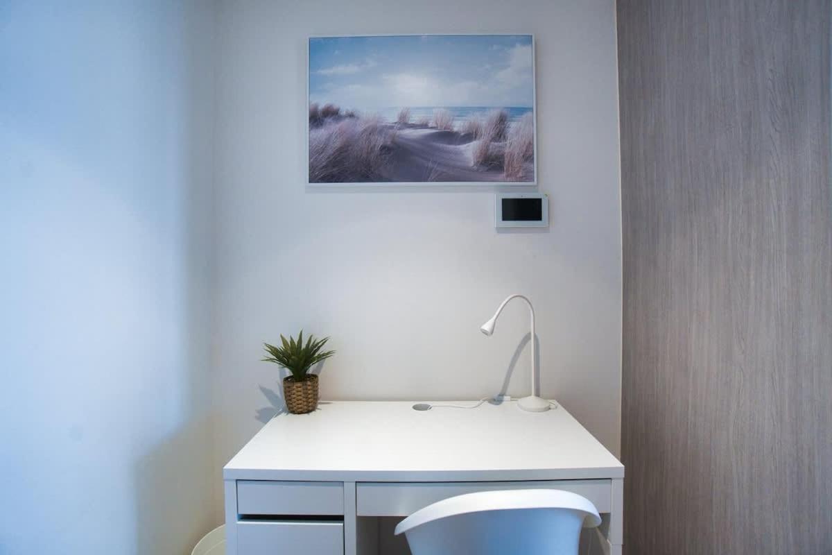 Apartment King Bed Luxury Cbd Coastal With Amazing Views, Spa, Gym, Bbq, Steam & Sauna *