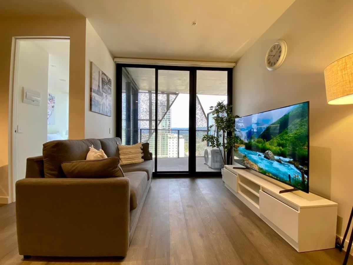Apartamento Queen Bed Luxury Parisian Paradise With Amazing Views & Gym Adelaide