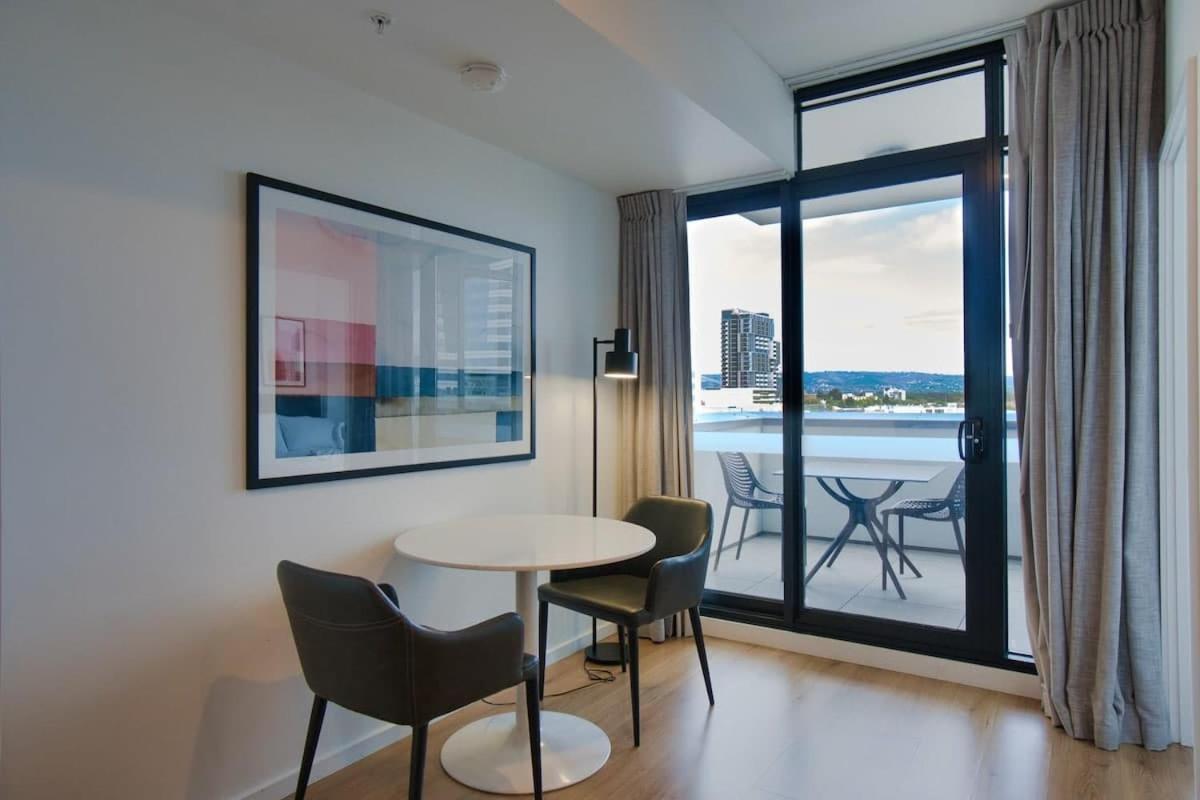Stylish 1 Bedroom Cbd Apt-pool-gym-sauna-steam *
