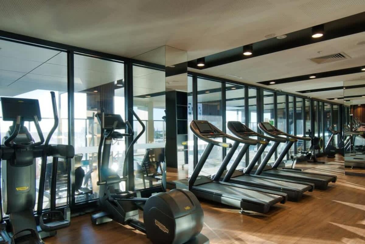 Luxury 3 Bedroom With Pool-gym-sauna-steam Apartment