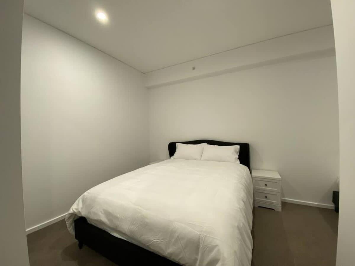 Luxury 3 Bedroom With Pool-gym-sauna-steam Apartment Adelaide