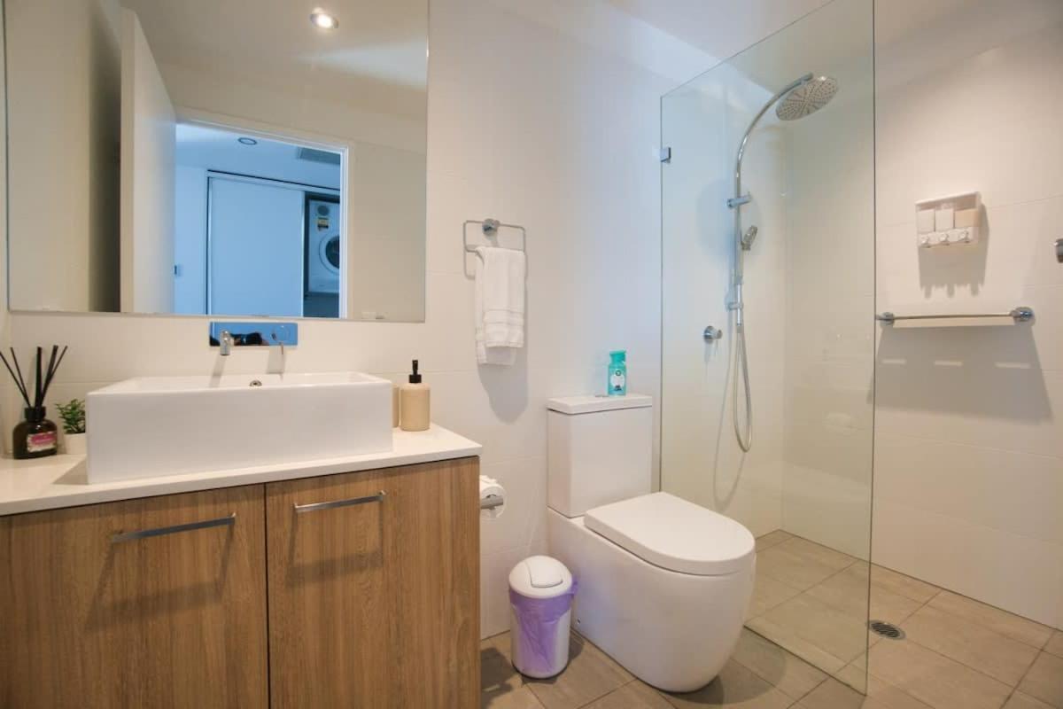 Star Wars Theme - Pool - Gym - Sauna - Steam Apartment Adelaide