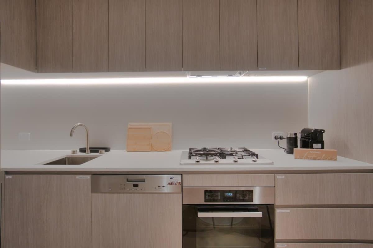 Escape At Rundle Mall - Gym & Bbq Apartment
