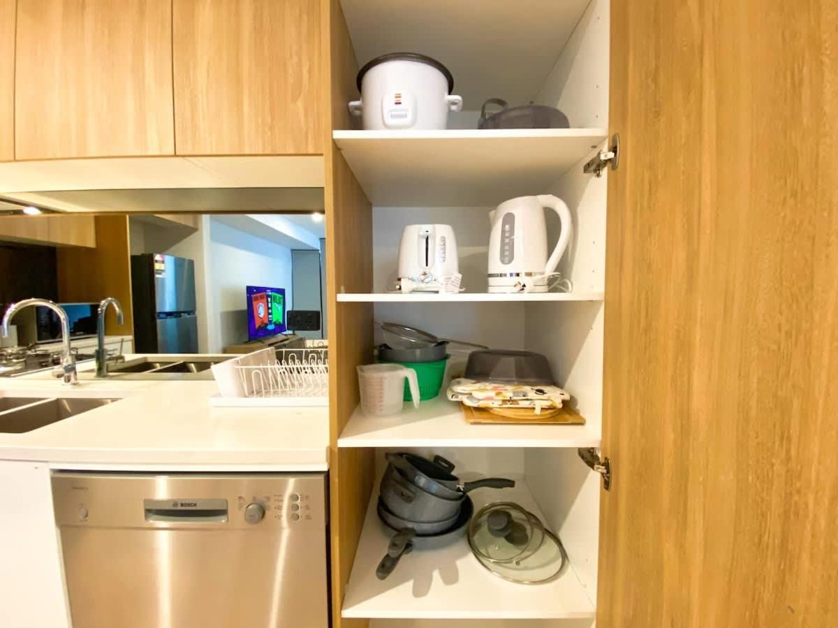 Apartment Modern 2br In Cbd With Pool-gym-bbq Adelaide