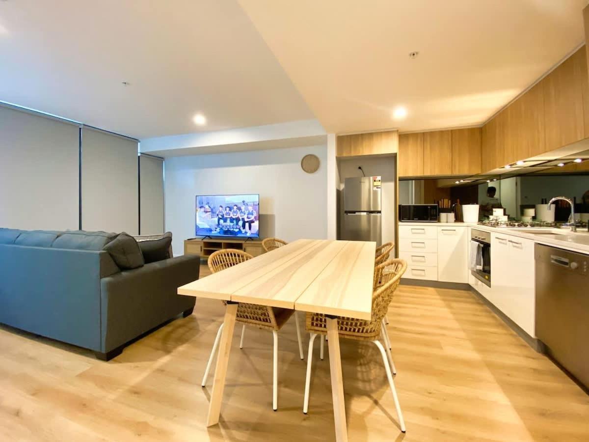 Modern 2br In Cbd With Pool-gym-bbq *