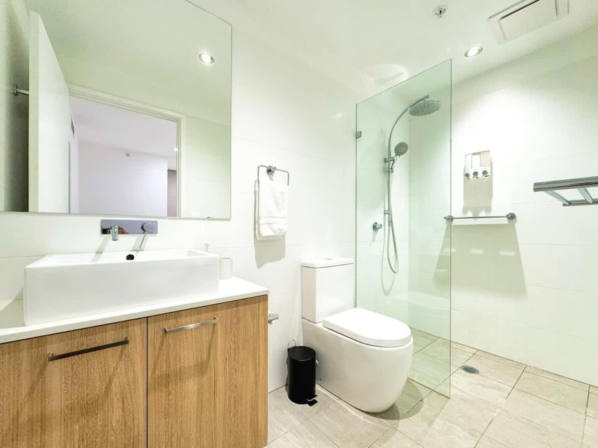 Urban Sanctuary In West Franklin With Pool & Gym Apartment Adelaide