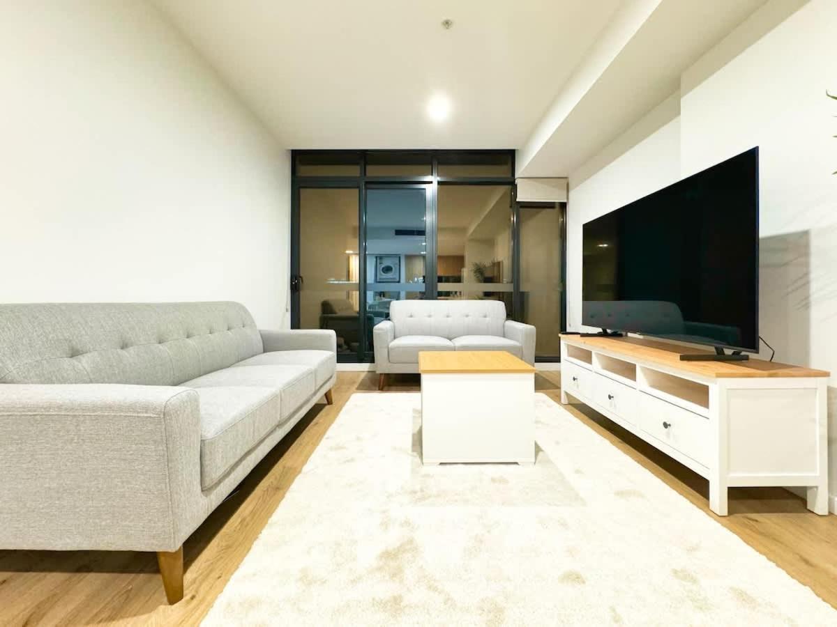 Urban Sanctuary In West Franklin With Pool & Gym *