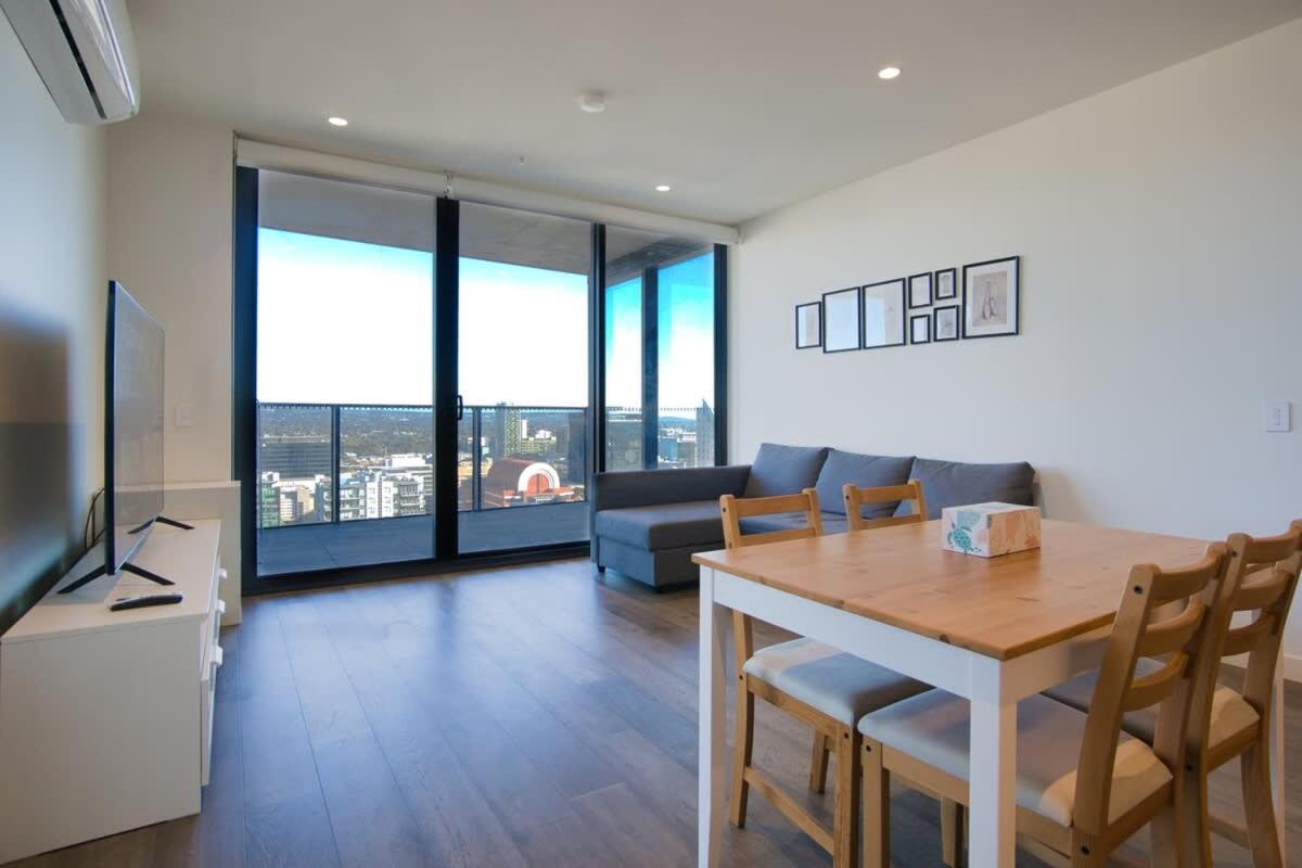 Urban Escape - 2br With Amazing Views Of Rundle Mall Apartment *