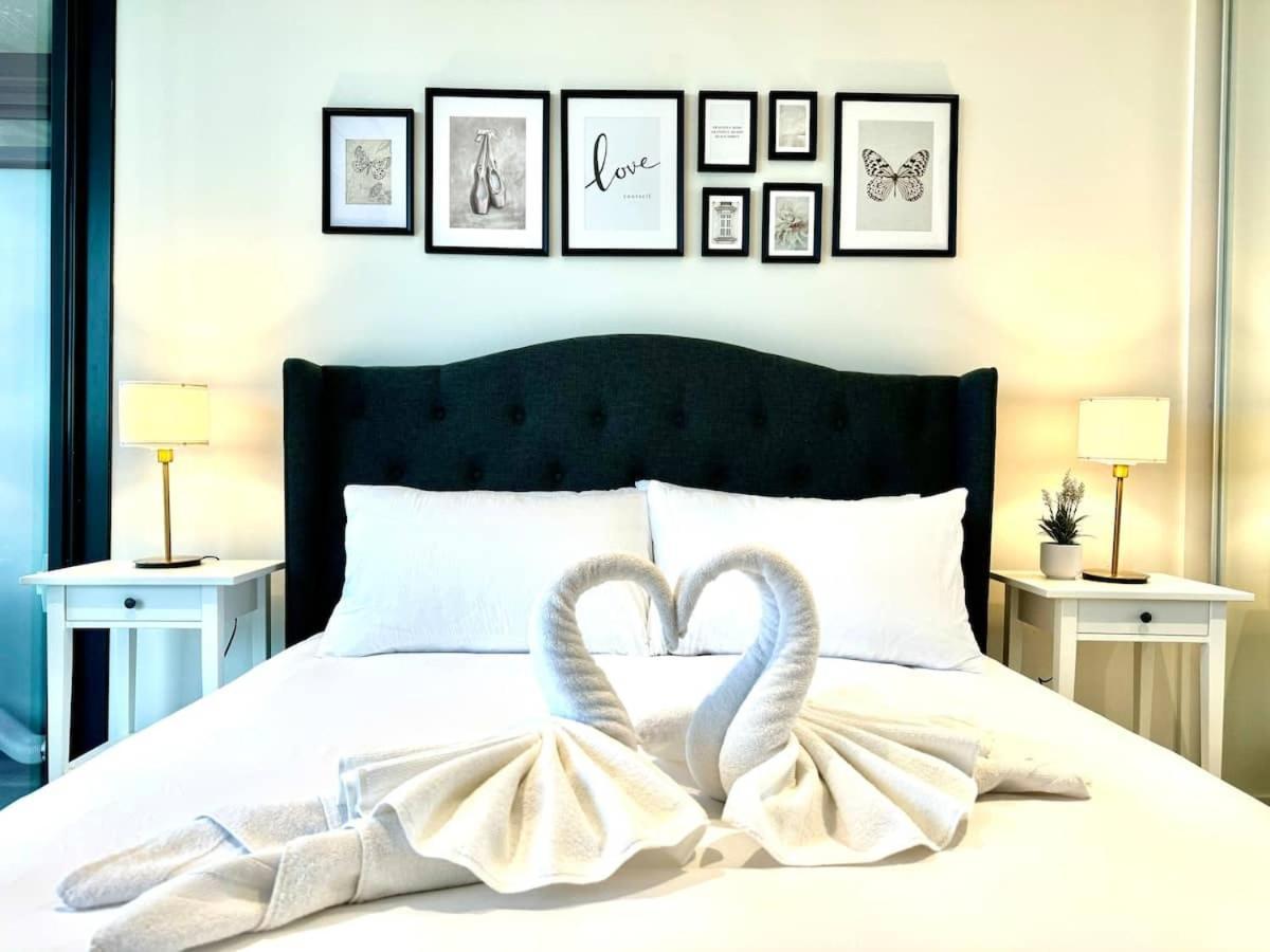 Luxury Living - Beautiful 1br In Rundle Mall Apartment