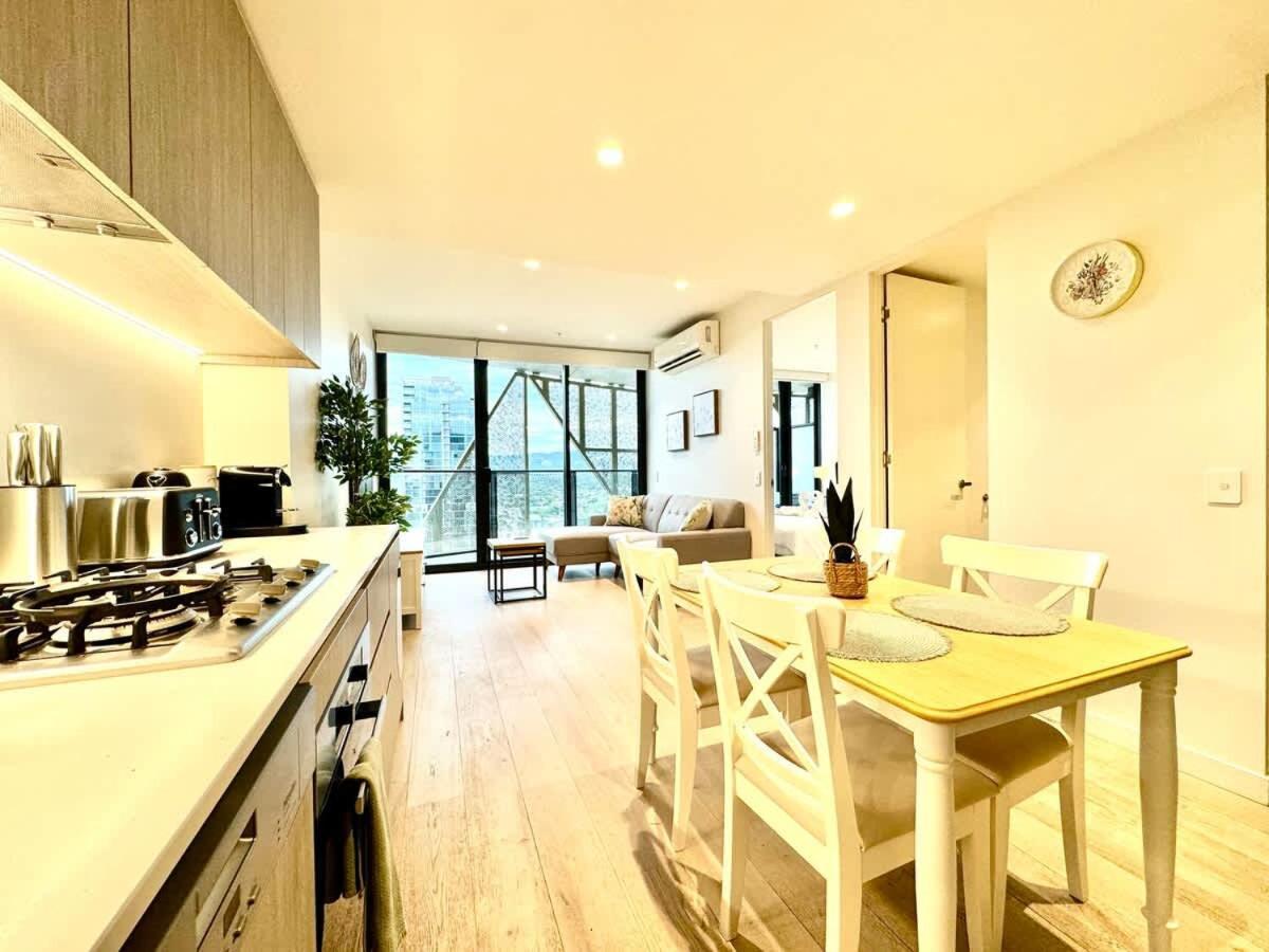 Luxury Living - Beautiful 1br In Rundle Mall *