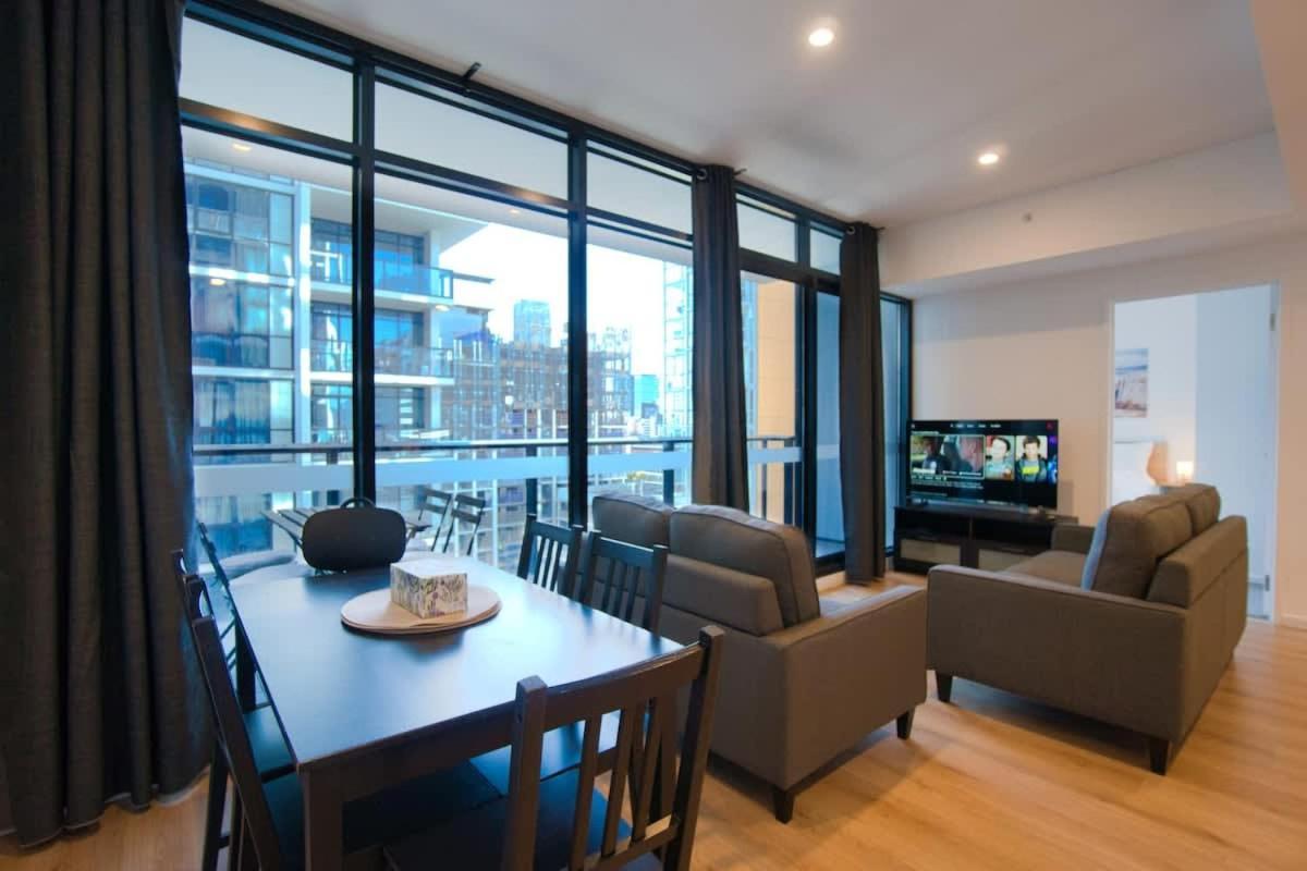 Ultimate Comfort - Modern 3br With Pool And Gym Apartment