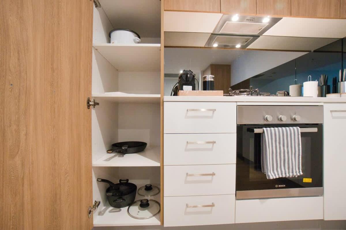 Charming Cbd Escape 1br With Pool And Gym Apartment