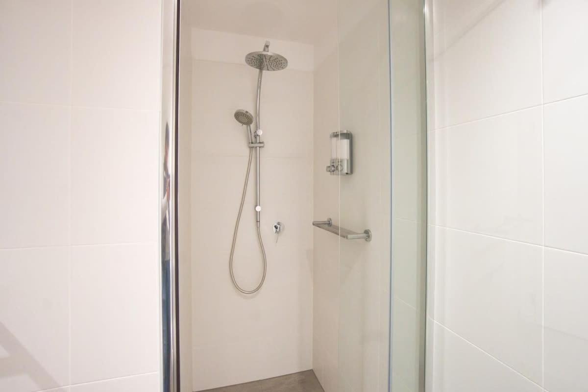 Apartment Charming Cbd Escape 1br With Pool And Gym