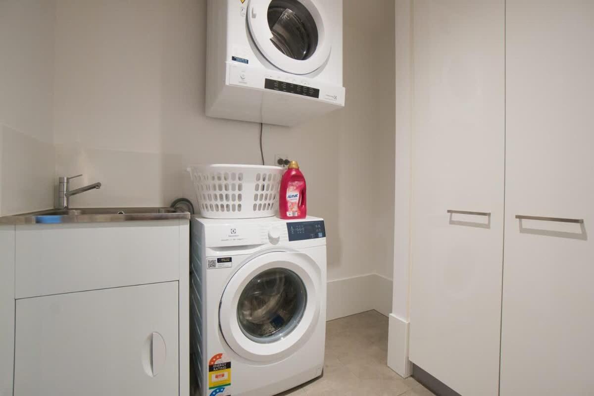 Charming Cbd Escape 1br With Pool And Gym