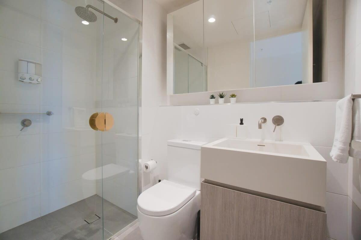 New And Modern 2br Gem In Rundle Mall *
