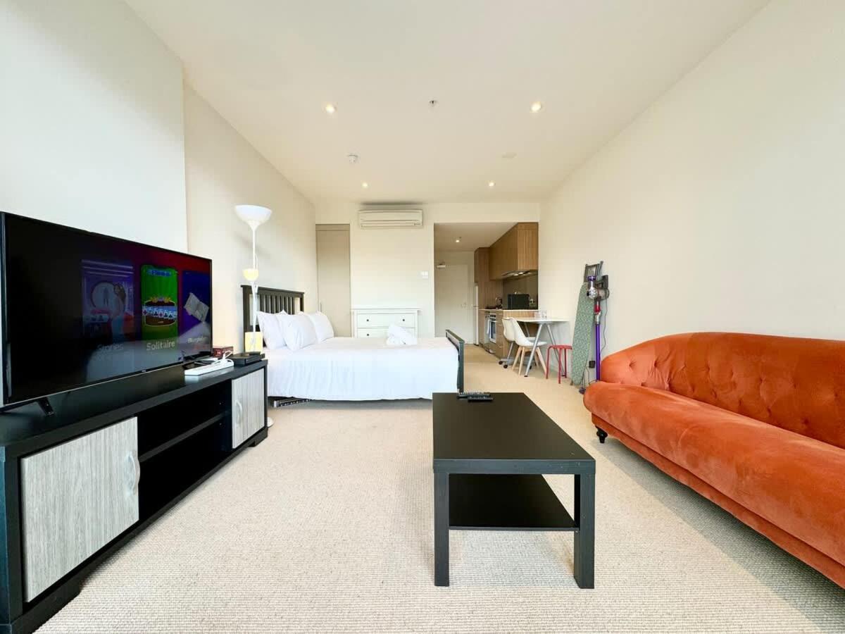 Morphett St Retreat With Pool And Gym Access Apartment