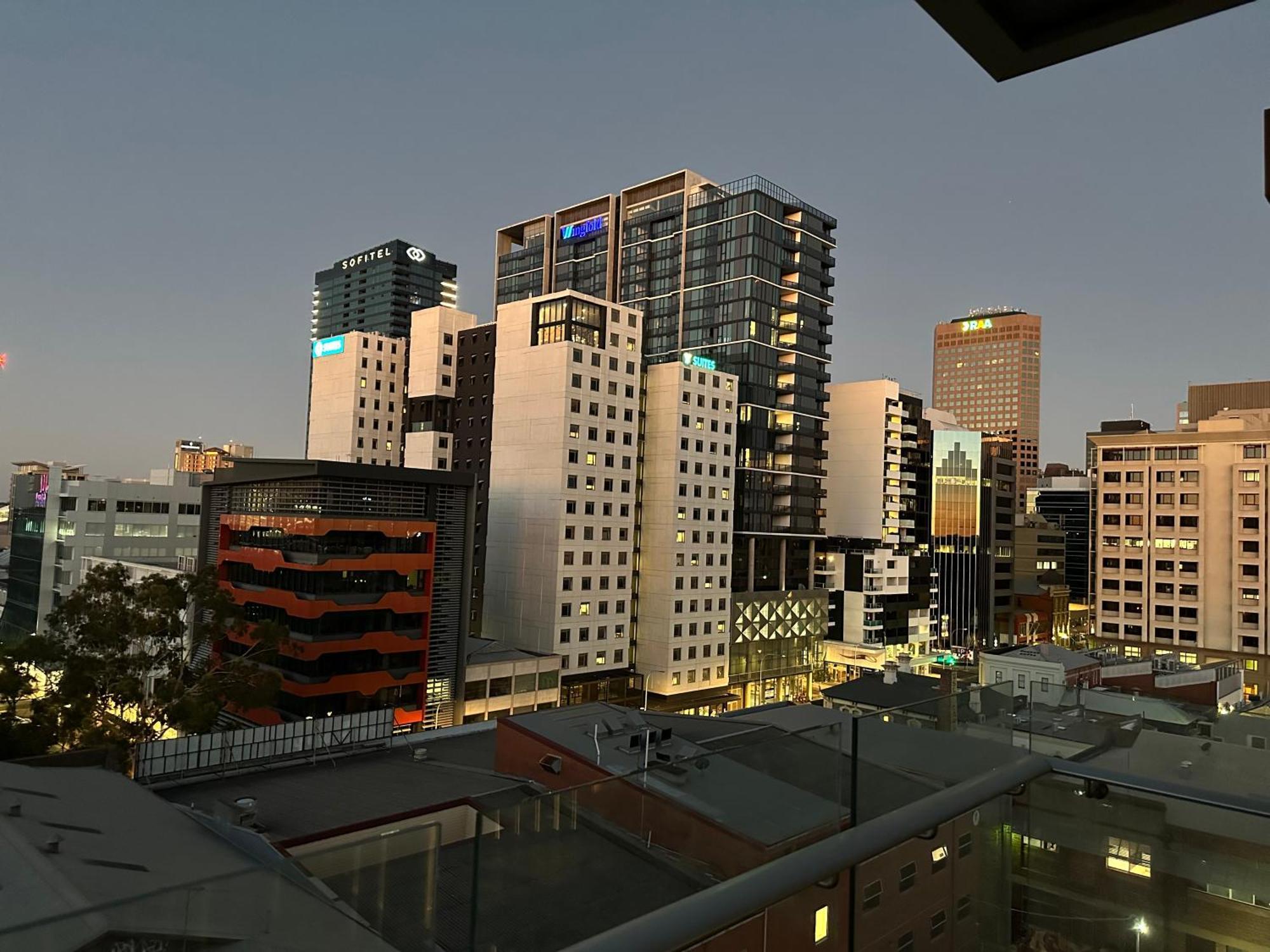 Modern One Bedroom At Morphett Street Apartamento *