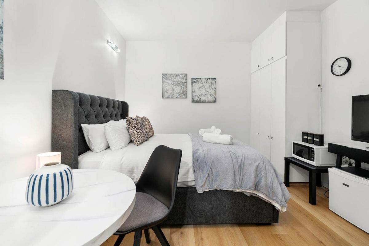 Charming Escape Stylish Cbd With Wifi Inn
