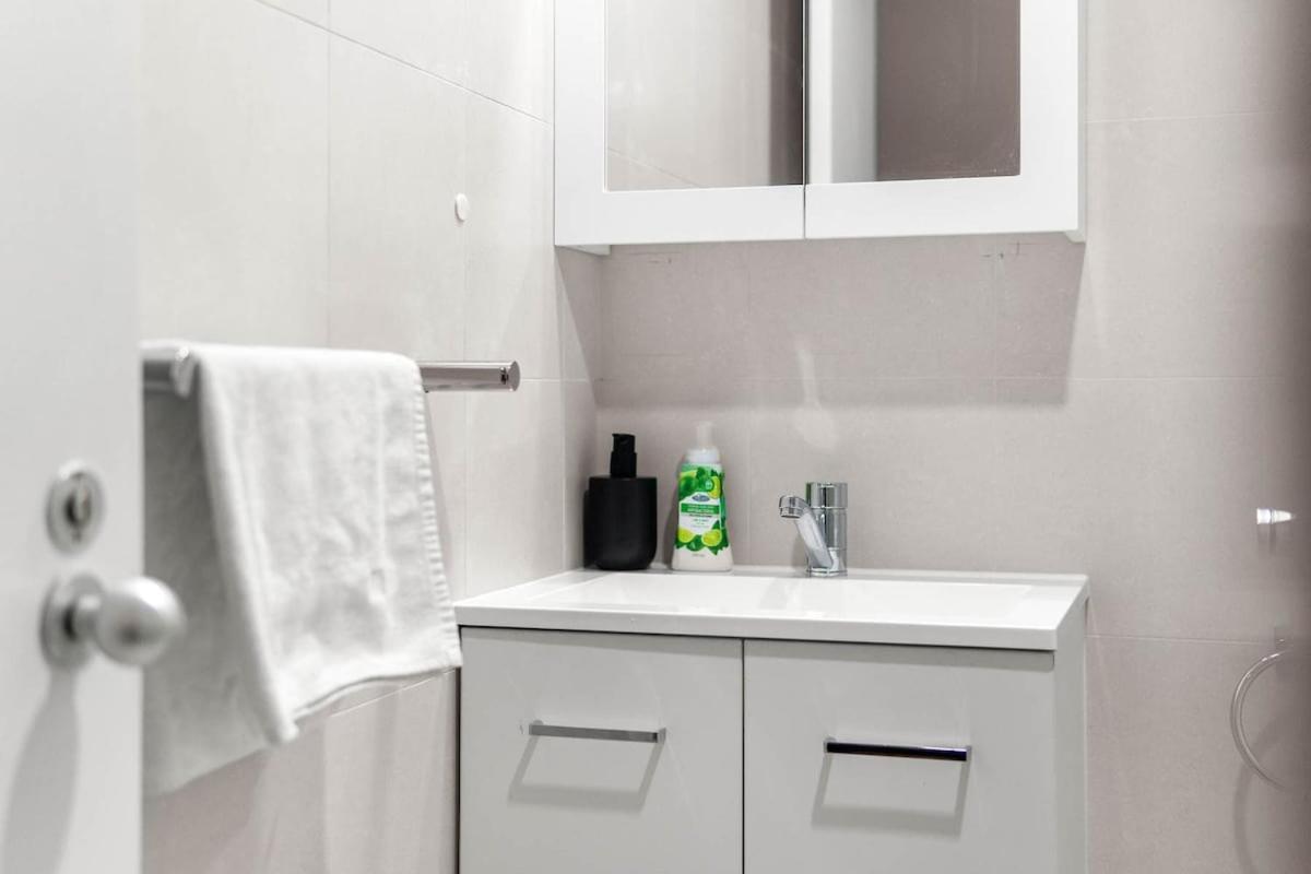 Charming Escape Stylish Cbd With Wifi Adelaide