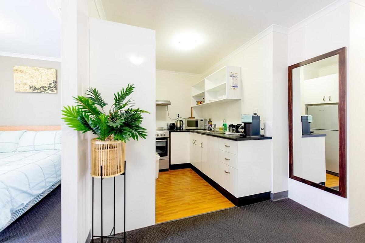 Cozy With Free Parking In Cbd