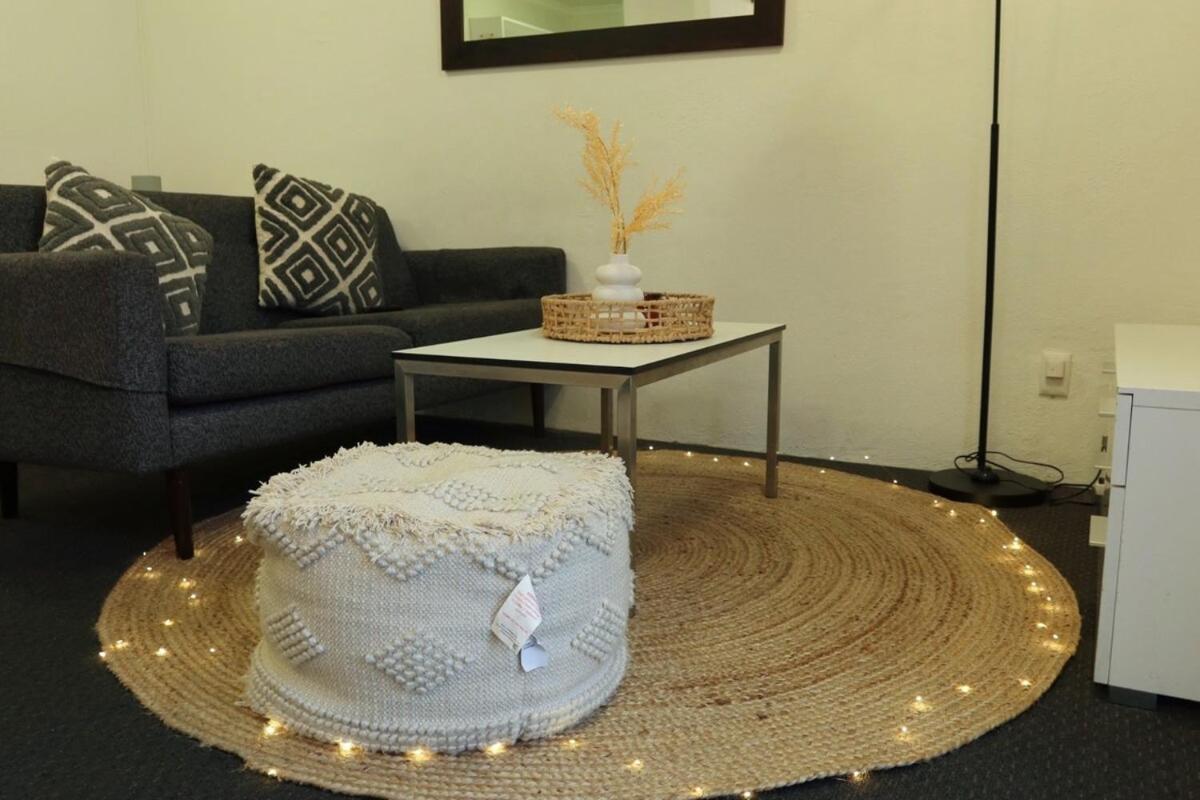 Cozy With Free Parking In Cbd Apartment *