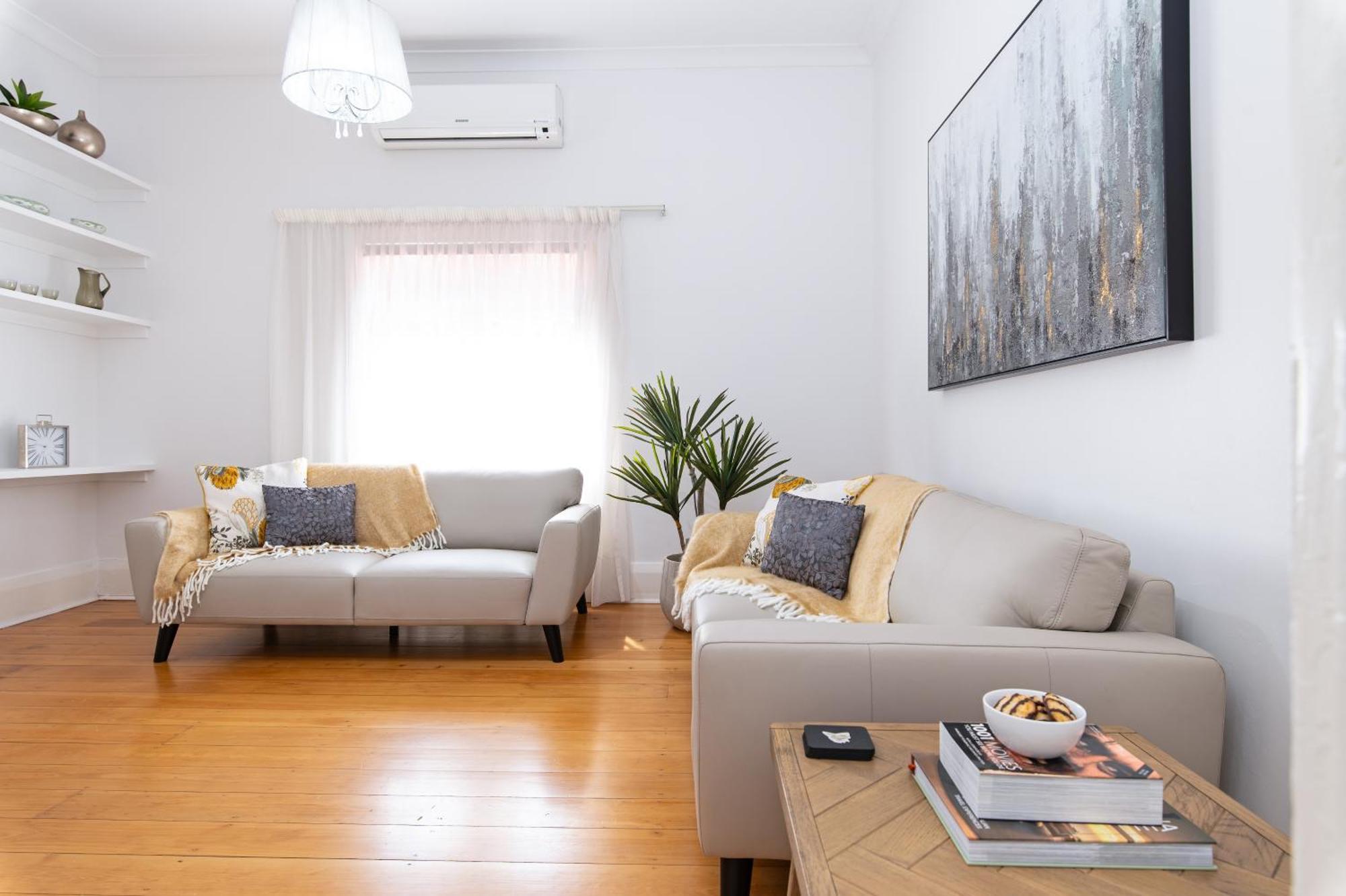 Charming 3br Sandstone Haven