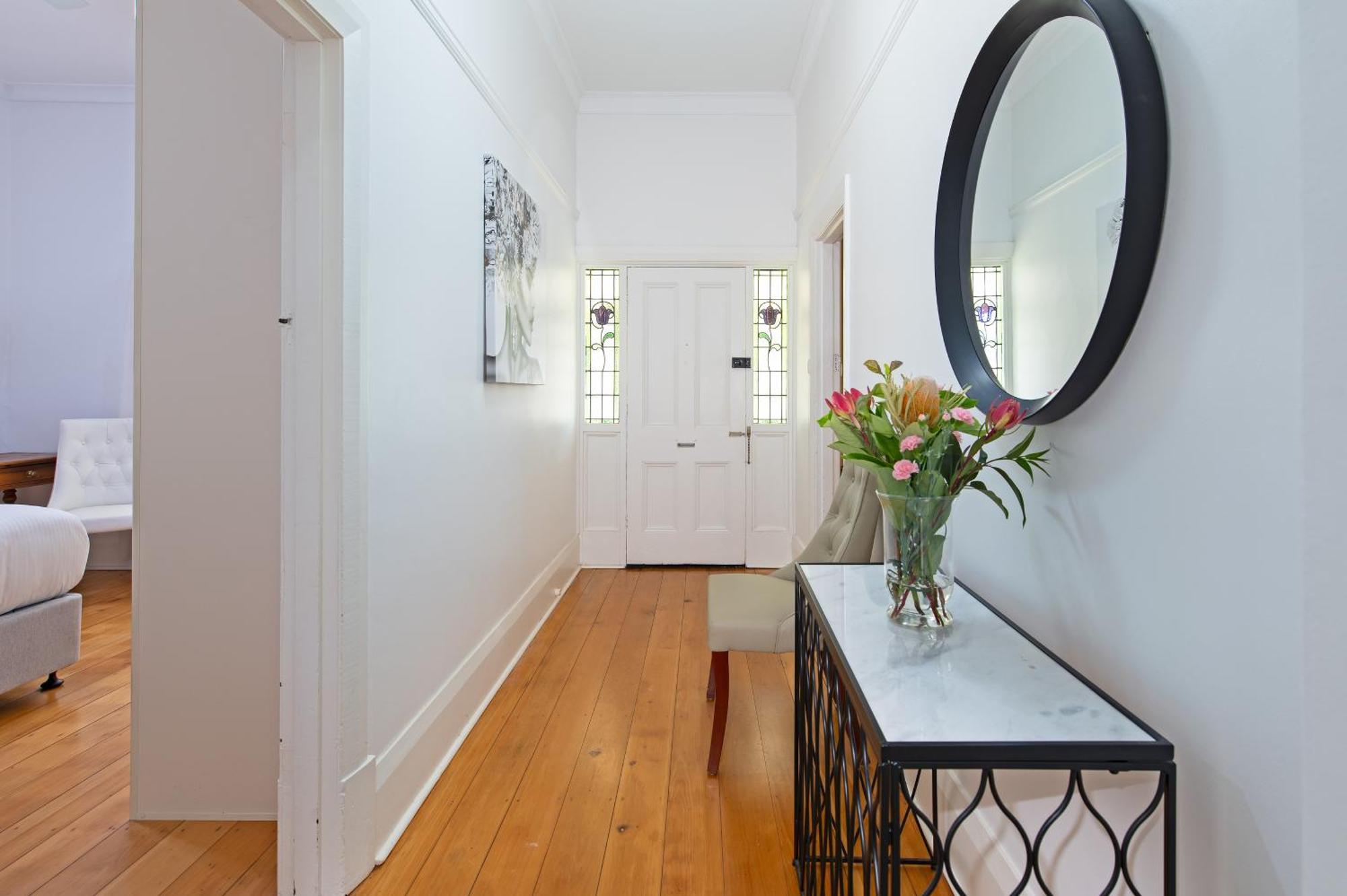 Charming 3br Sandstone Haven Holiday home Adelaide