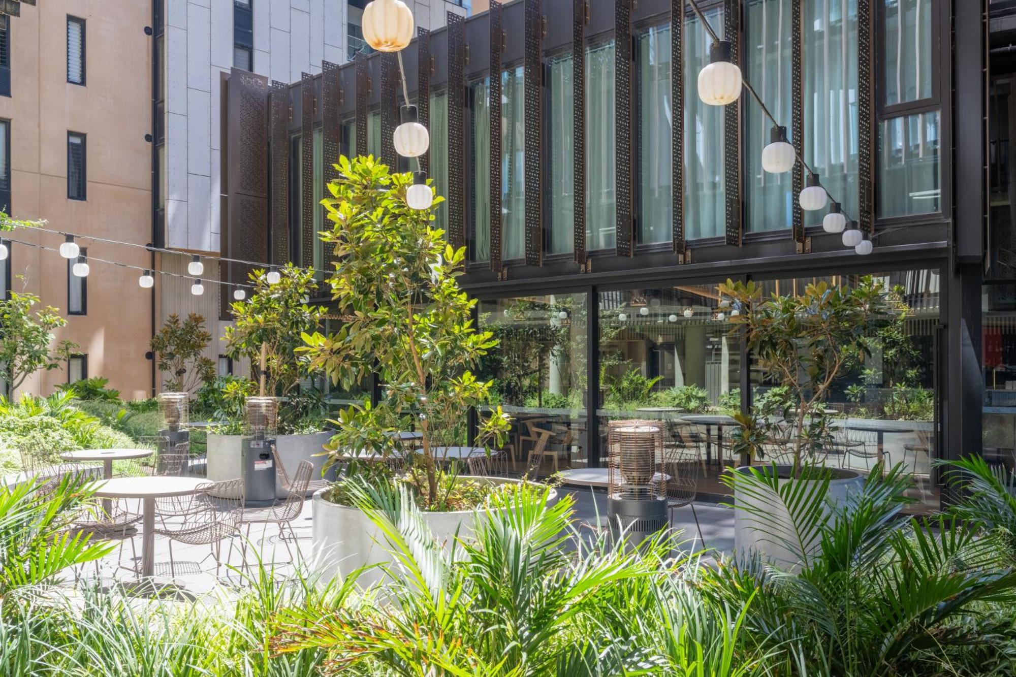 Cbd, East End Delight! Wifi, Central, Cafe Apartment Adelaide