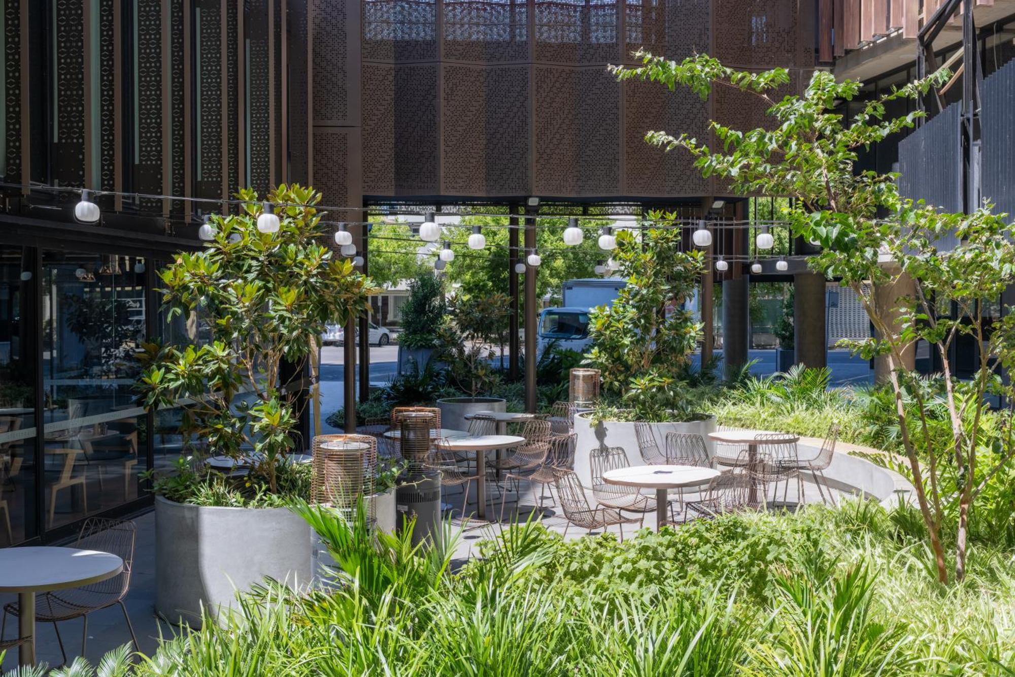 Apartment Cbd, East End Delight! Wifi, Central, Cafe