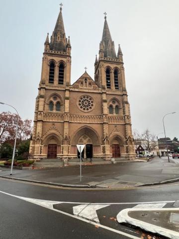 Apartment Cbd - 3br, 2bath & Carpark Adelaide